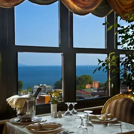 Valide Sultan Konagi Istanbul