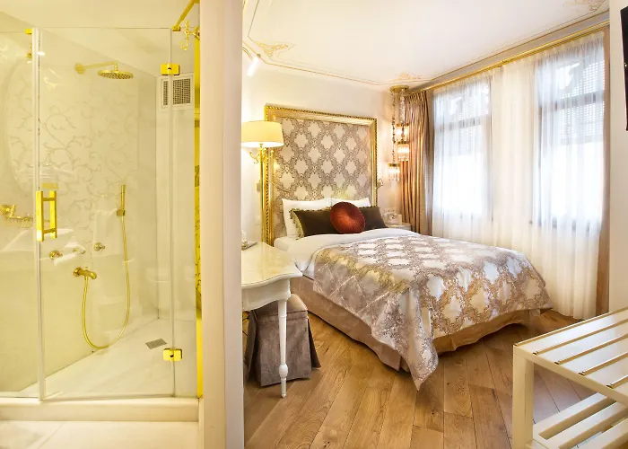 Valide Sultan Konagi Istanbul